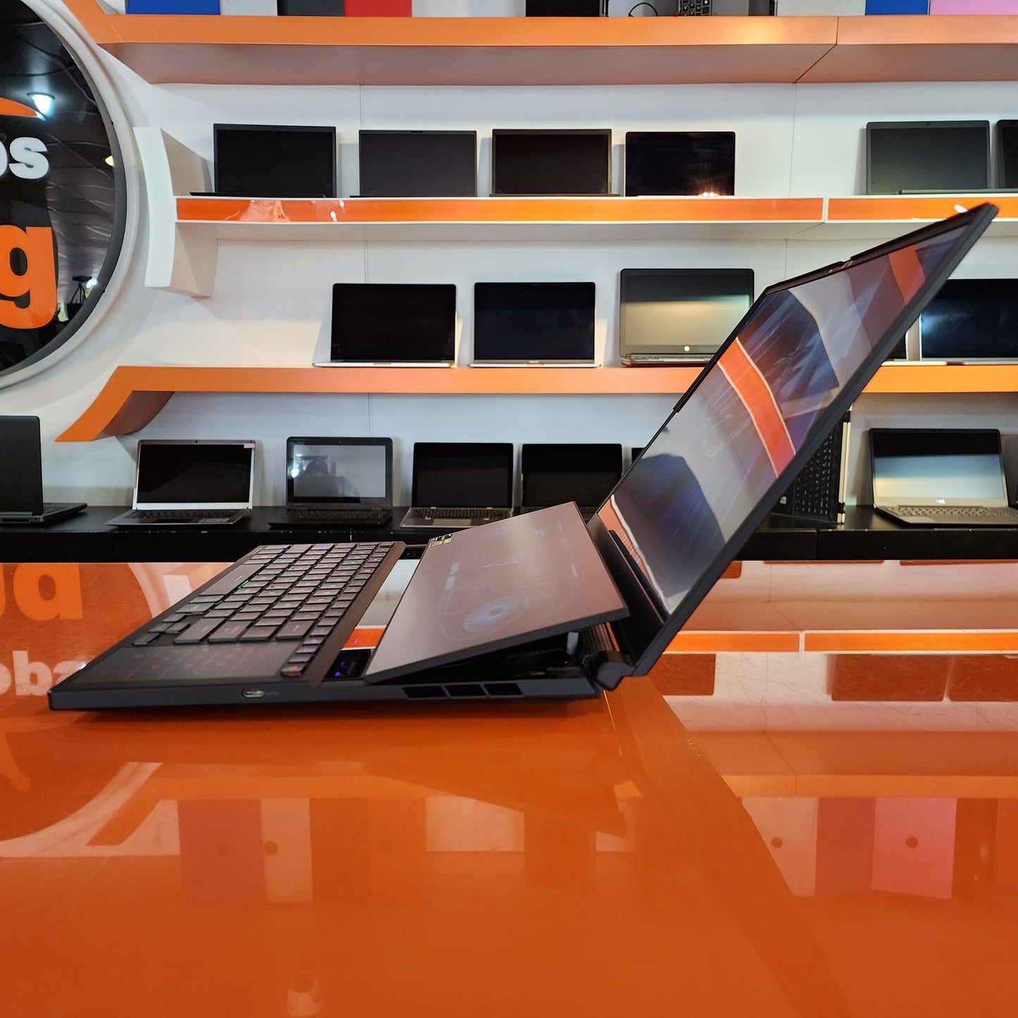 Asus Rog Zephyrus Duo 16 GX650RX-XS97 Ryzen 9 6900hx Rtx 3080 Ti 165hz Qhd+ Laptop