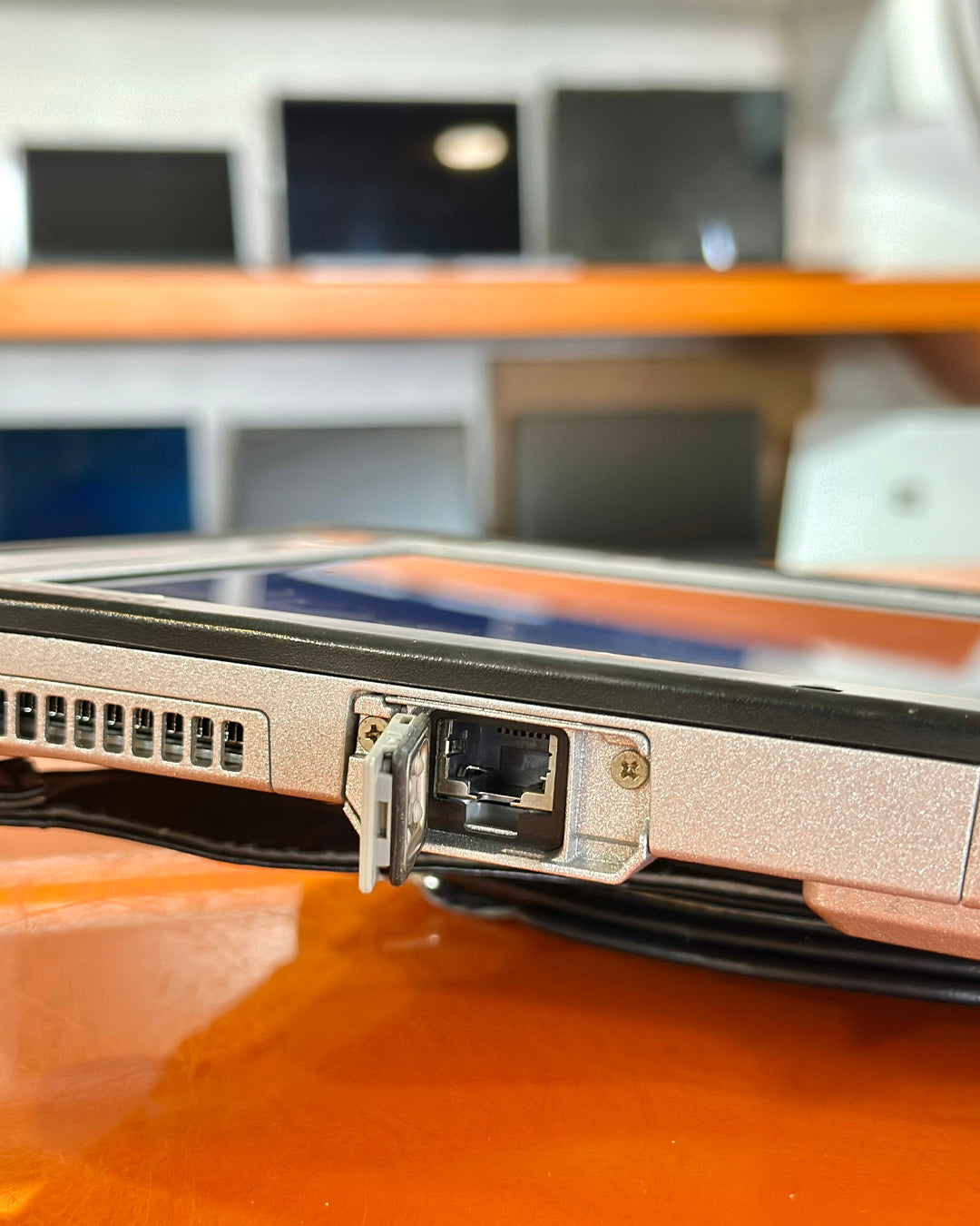 PANASONIC TOUGHBOOK FZG1-3 CORE i5 10” FHD+ TOUCHSCREEN TABLET (USED VERY CLEAN)