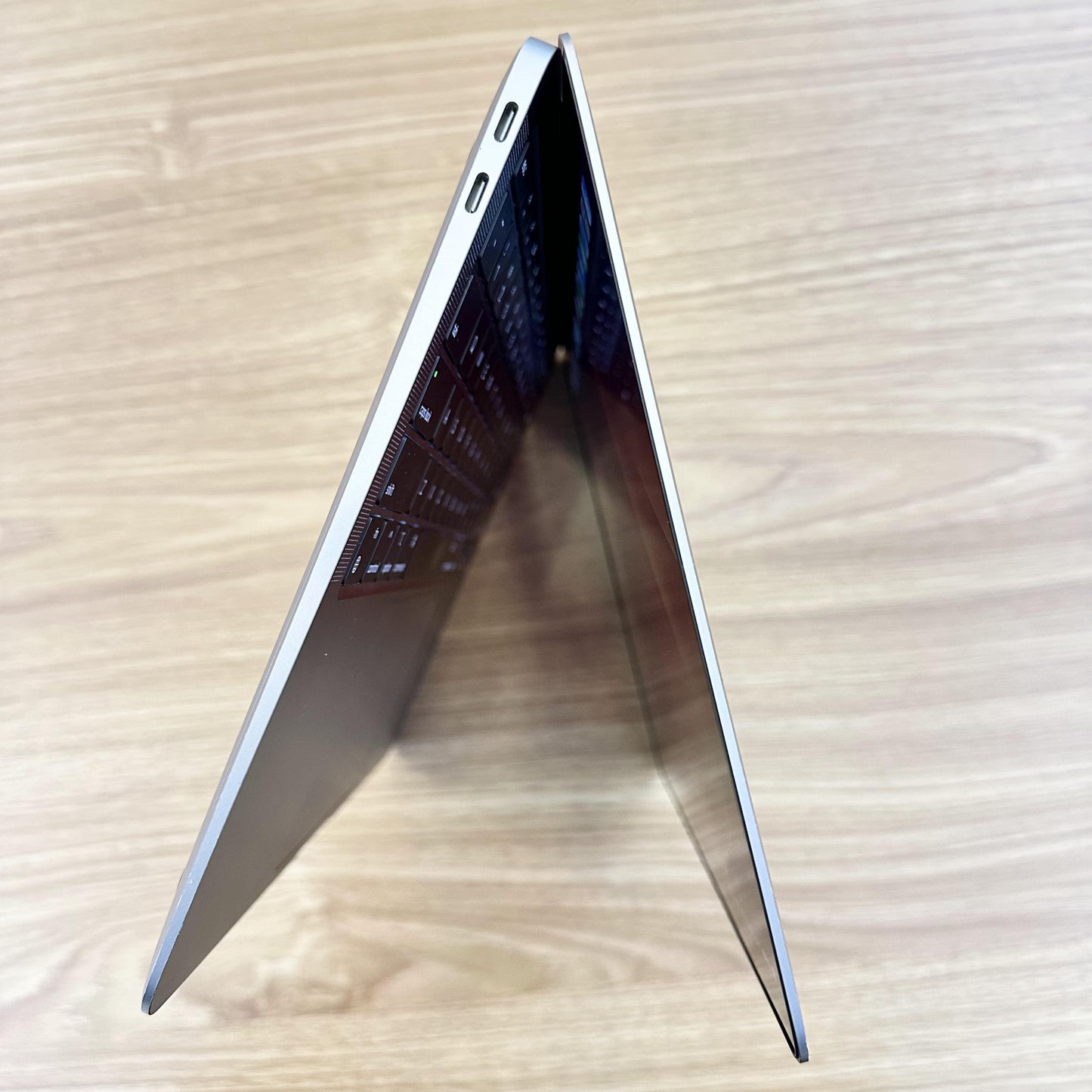 MACBOOK AIR M1 13.3"(2560x1600) LAPTOP (OPEN BOX WITH WARRANTY)