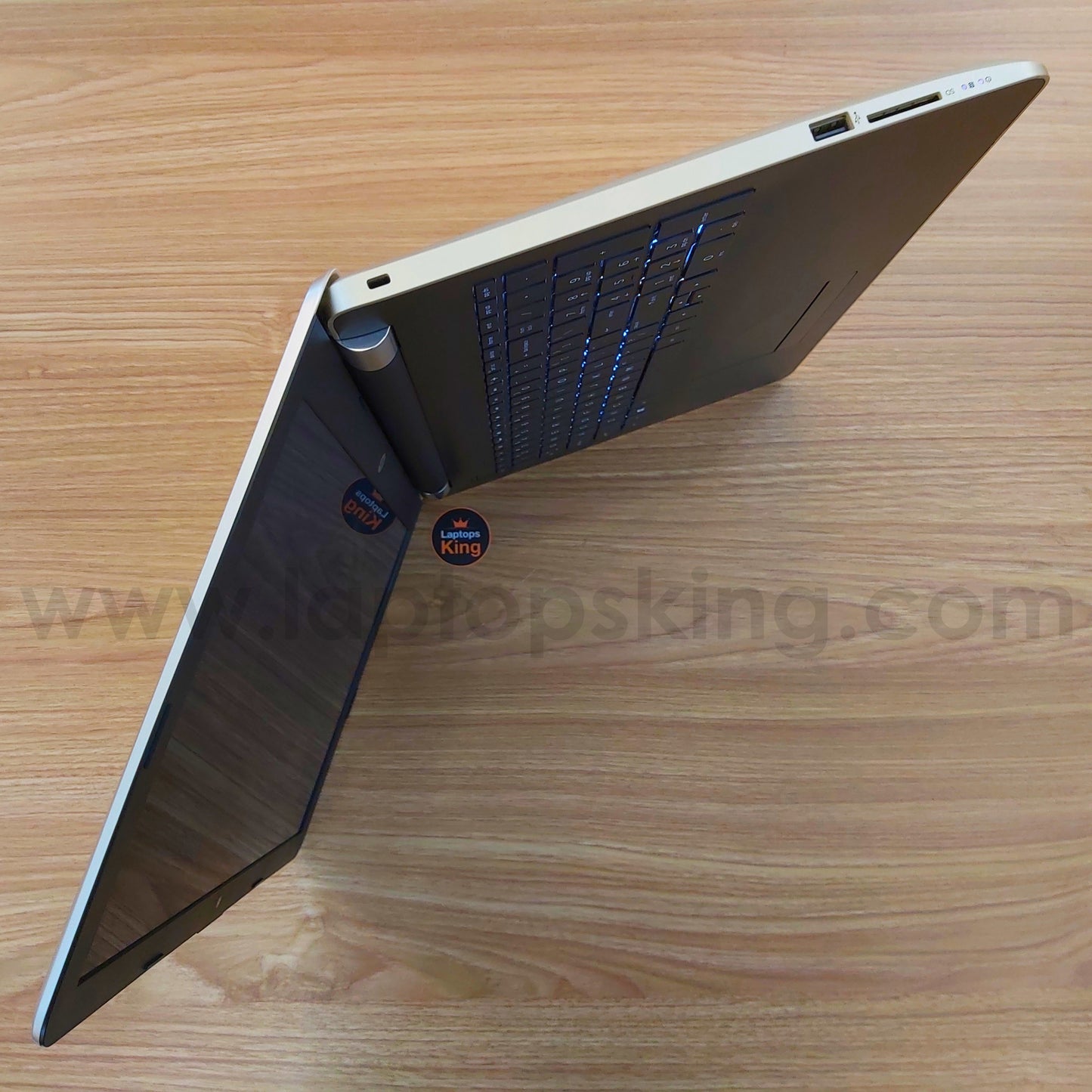 HP 15" Bw0 A9 Radeon R5 Laptop (Used Very Clean)