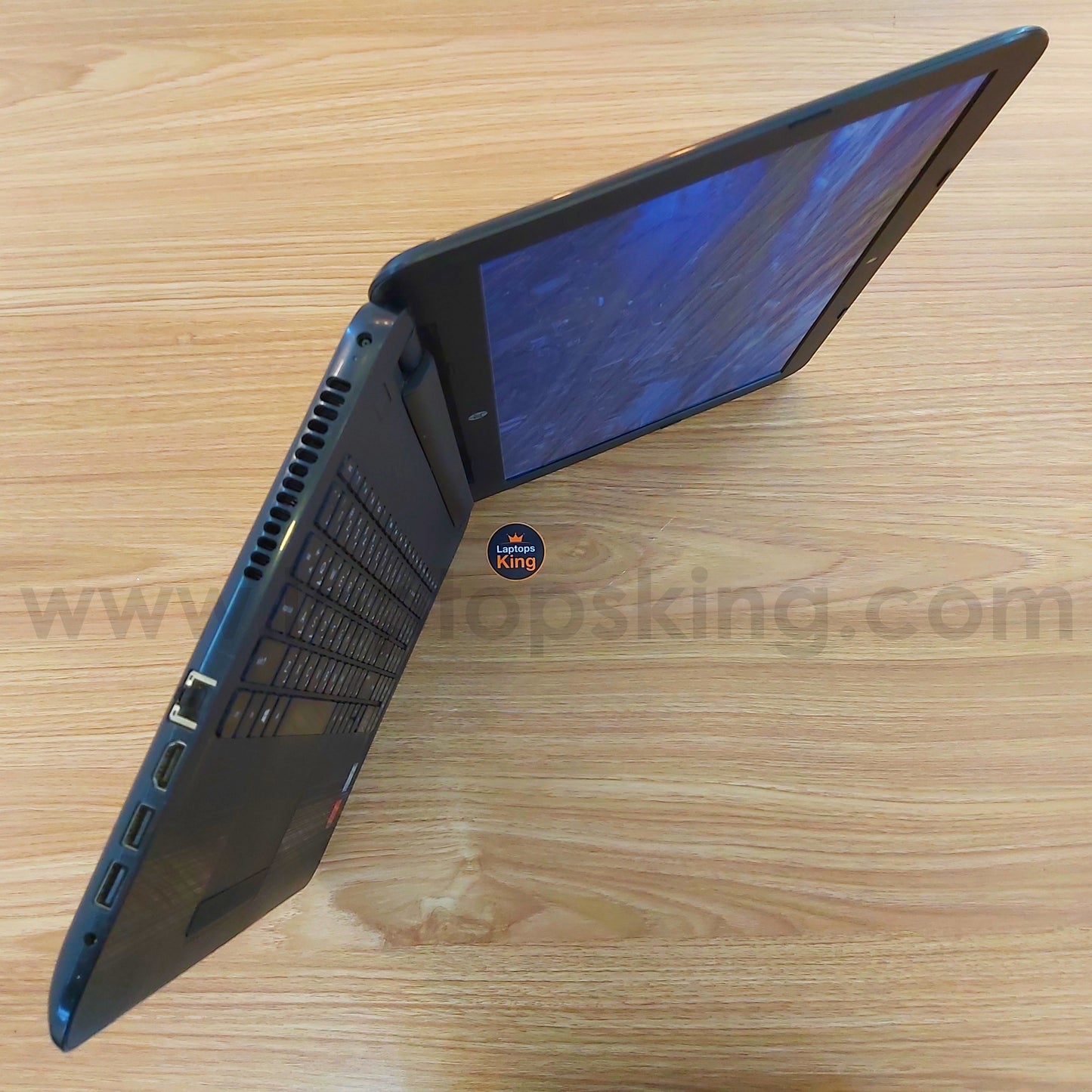 Hp 15" i7-7500U Vga R7 2gb Laptop (Used Very Clean)