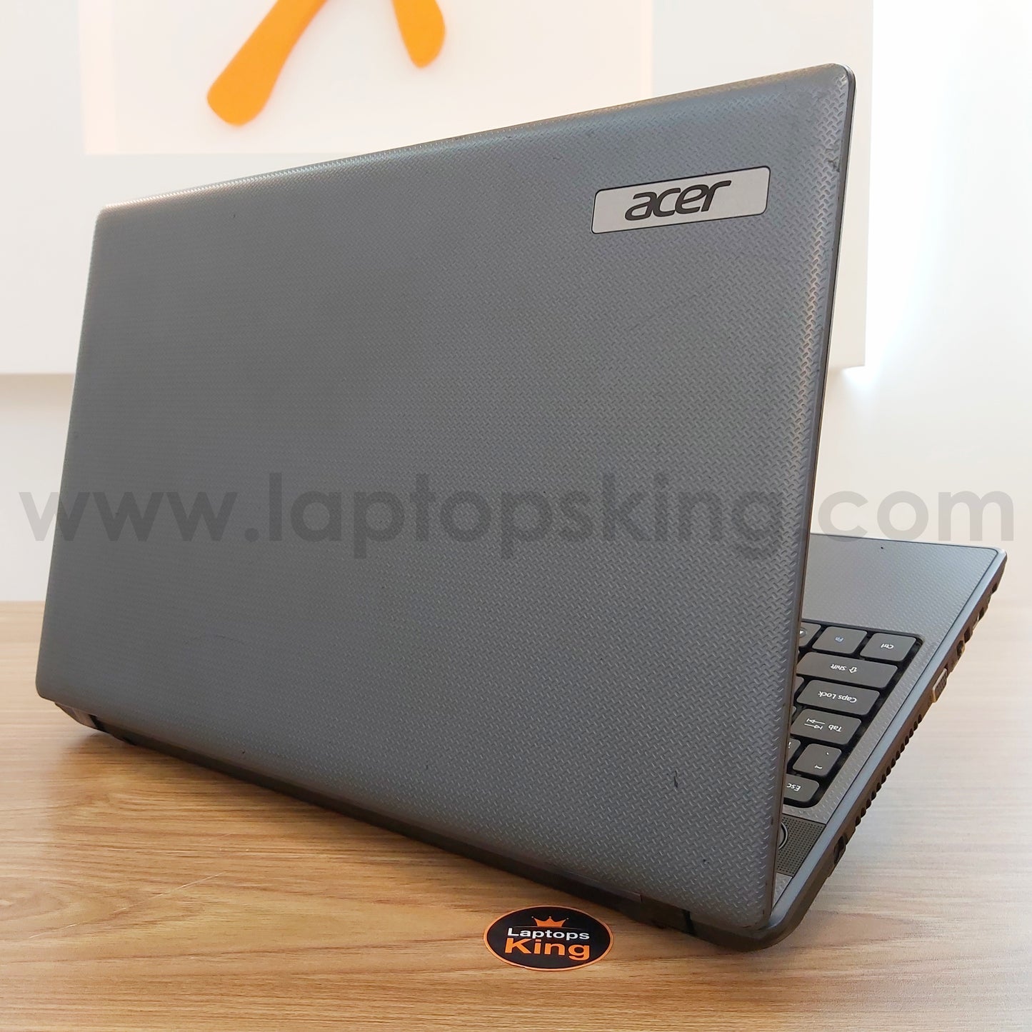Acer Aspire 5749 Core i3 Laptop (Used Very Clean)