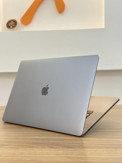 APPLE MACBOOK PRO CORE i9 4GB VGA 16” LAPTOP OFFER (USED VERY CLEAN)