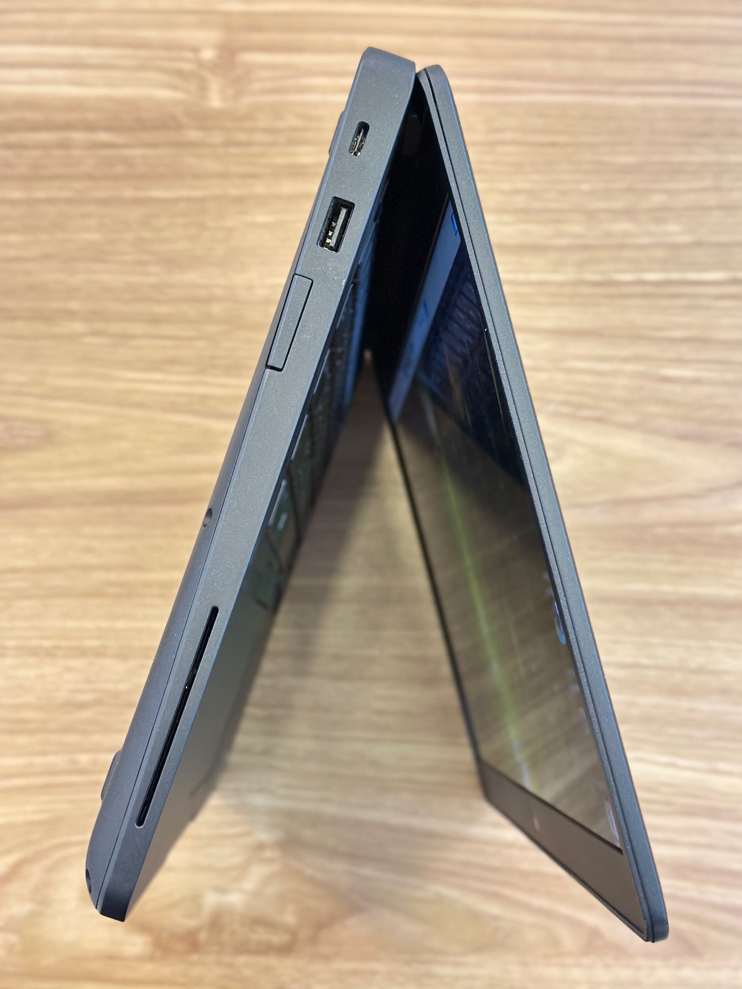 DELL LATITUDE 5490 CORE i5-8635U 14” FHD TOUCHSCREEN LAPTOP (OPEN BOX WITH WARRANTY)