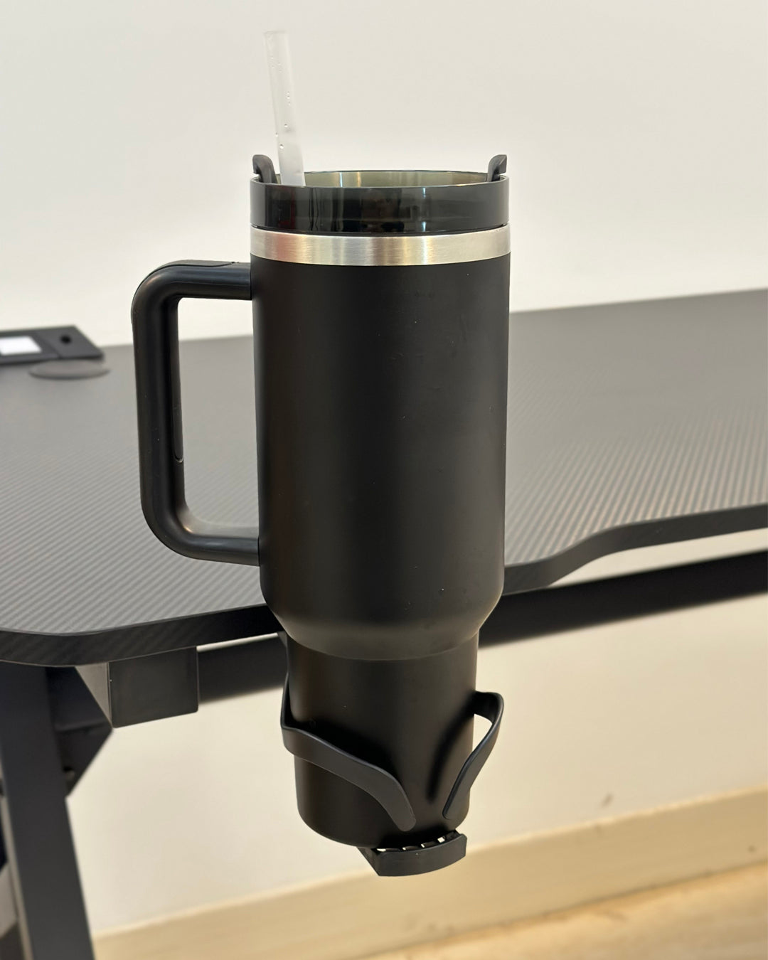 RGB GAMING DESK+ STRONG STEEL/ HIGH QUALITY/ FUTURISTIC DESIGN (BRAND NEW )