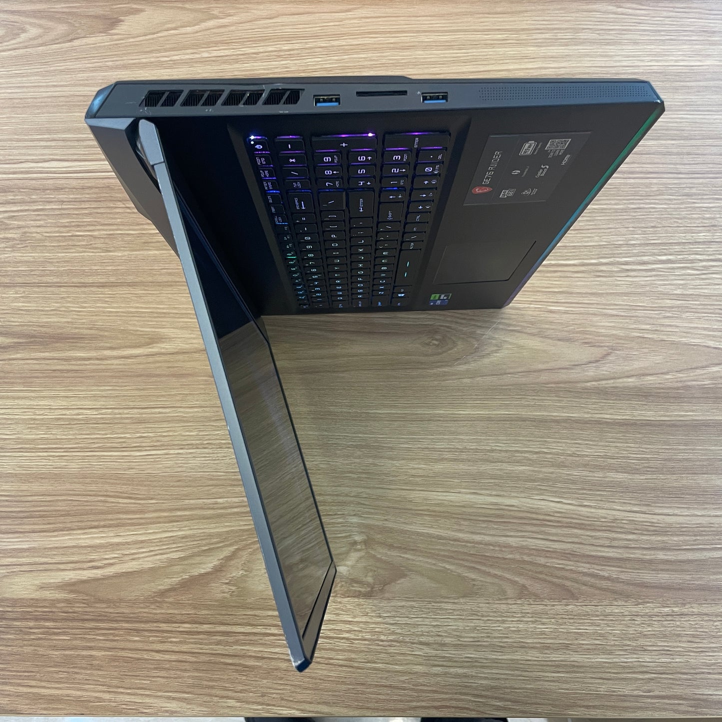 Msi Raider GE76 11UE 9S7-17K314-1056 Steelseries Core i7-11800h Rtx 3060 144hz 17.3" Gaming Laptops (Used Very Clean)