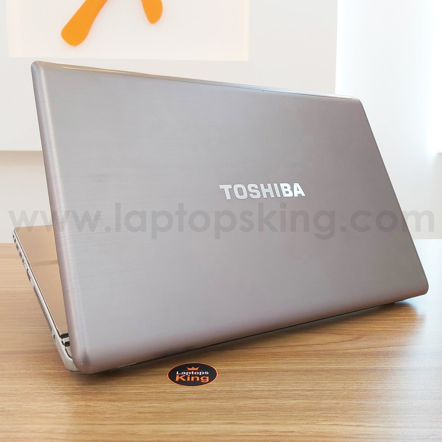 Toshiba Satellite P875 i5 17.3" Laptop (Used Very Clean)