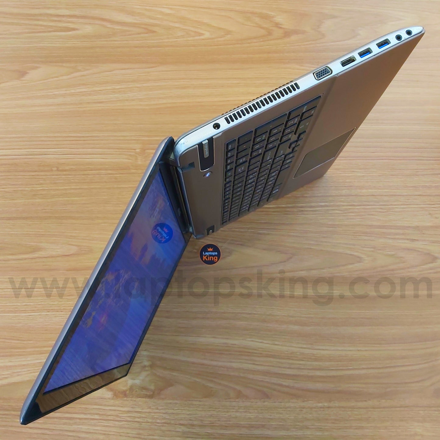 Toshiba Satellite P875 i5 17.3" Laptop (Used Very Clean)