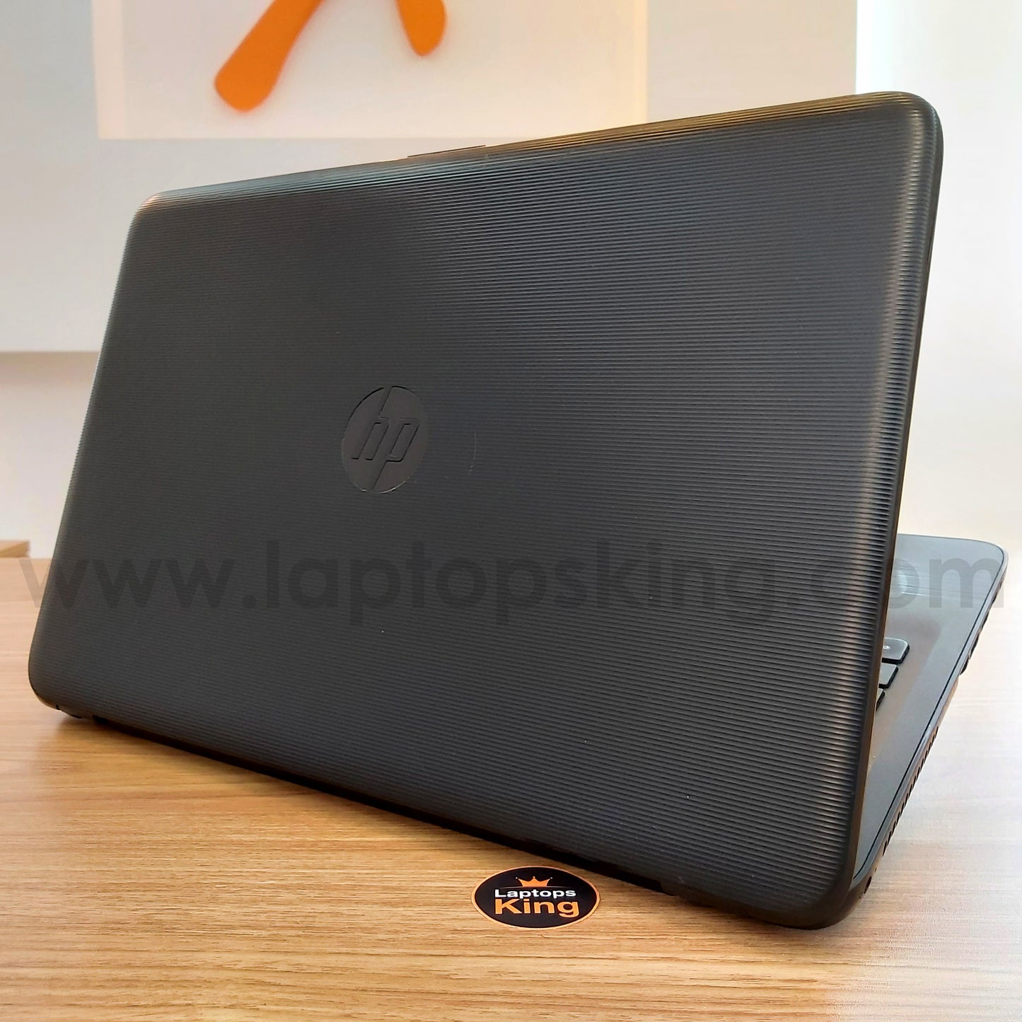 Hp 15" i7-7500U Vga R7 2gb Laptop (Used Very Clean)