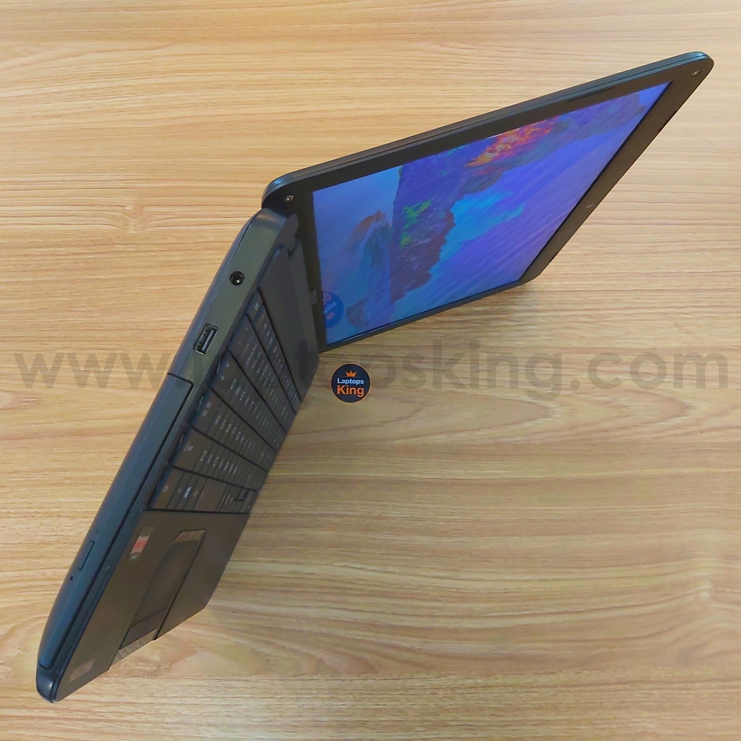 Toshiba Satellite C855d DC Laptop (Used Very Clean)