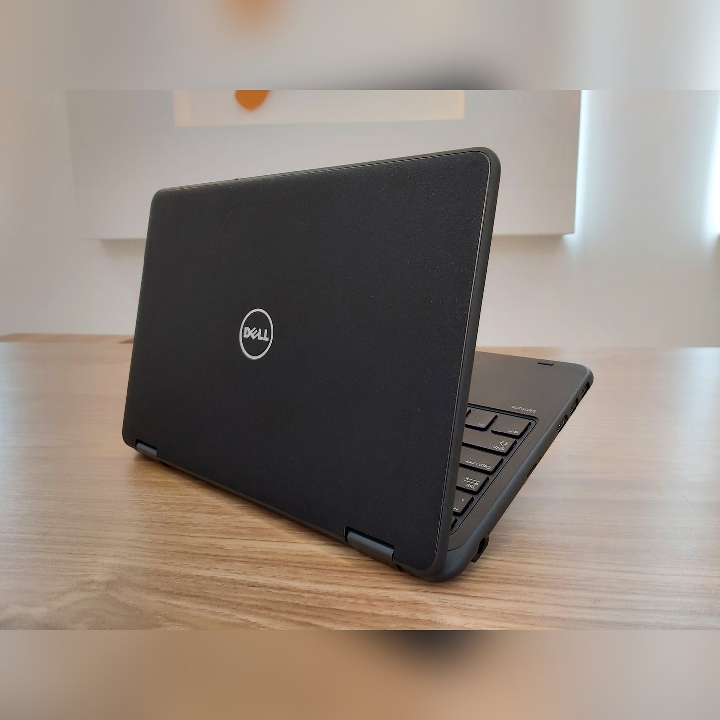 Dell 2in1 Latitude 3189 Laptop (Slightly Used)